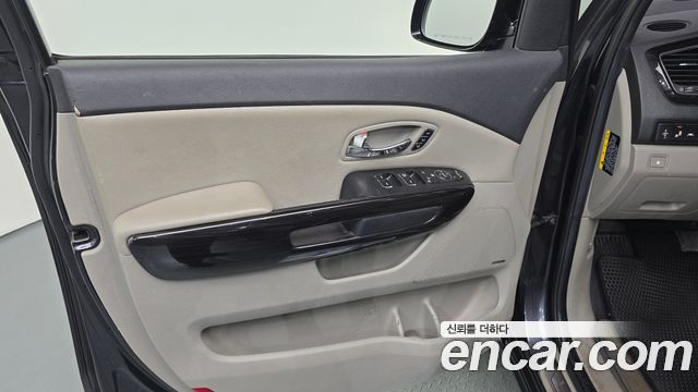 Kia Carnival Gasoline 9-Seater Noblesse Special 2019 — фото 24