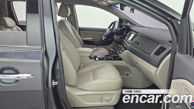 Kia Carnival Gasoline 9-Seater Noblesse Special 2019 — фото 26