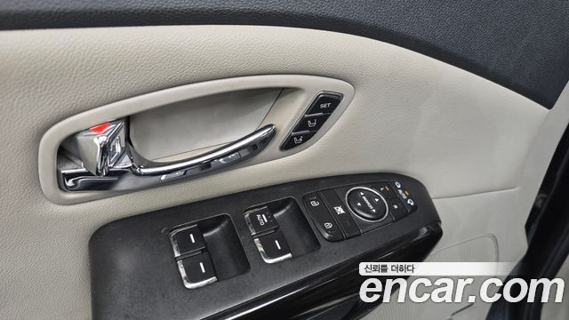 Kia Carnival Gasoline 9-Seater Noblesse Special 2019 — фото 29