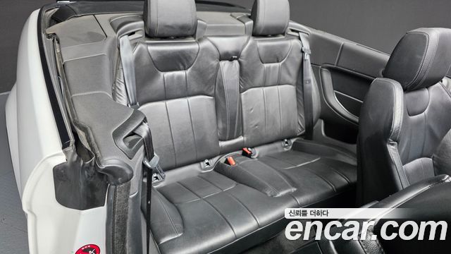 Land Rover Range Rover Evoque 2.0 TD4 SE Dynamic Convertible 2018 — фото 12