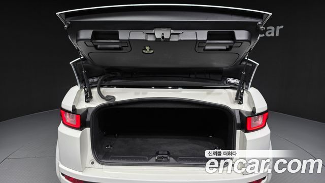 Land Rover Range Rover Evoque 2.0 TD4 SE Dynamic Convertible 2018 — фото 18