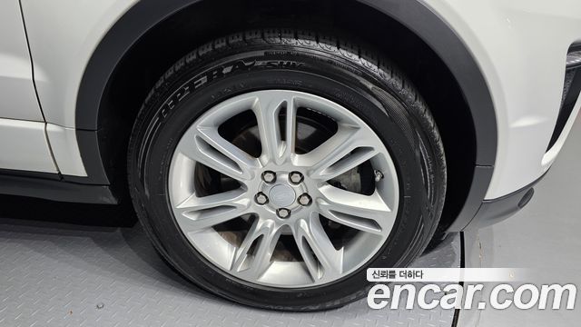 Land Rover Range Rover Evoque 2.0 TD4 SE Dynamic Convertible 2018 — фото 21