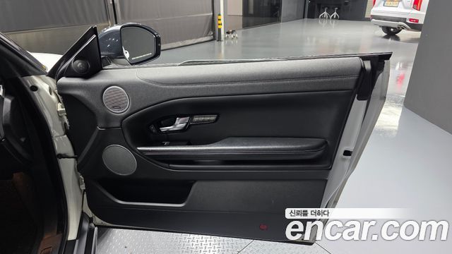 Land Rover Range Rover Evoque 2.0 TD4 SE Dynamic Convertible 2018 — фото 25