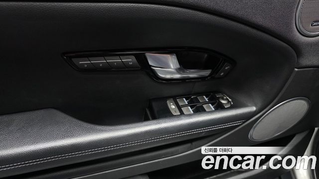 Land Rover Range Rover Evoque 2.0 TD4 SE Dynamic Convertible 2018 — фото 29