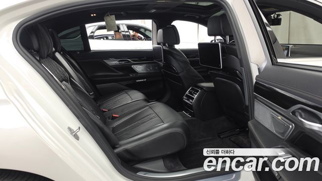 BMW 7 Series (G11) 750Li xDrive 2016 — фото 12