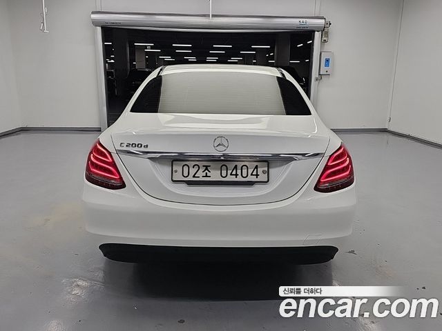 Mercedes-Benz C-Class (W205) C200 d 2017 — фото 3