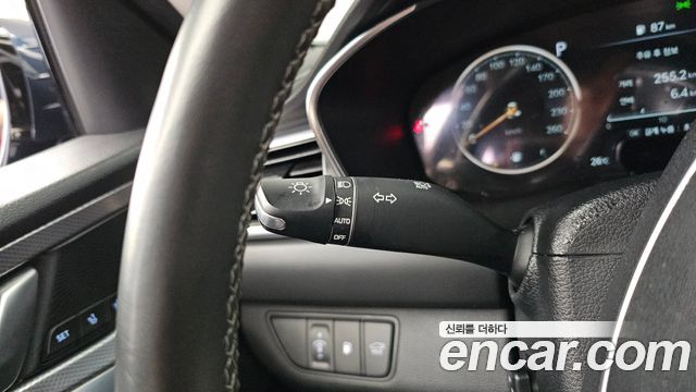 Genesis G70 Gasoline 2.0T 4WD 2022 — фото 35