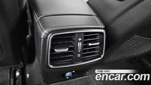 Genesis G70 Gasoline 2.0T 4WD 2022 — фото 38