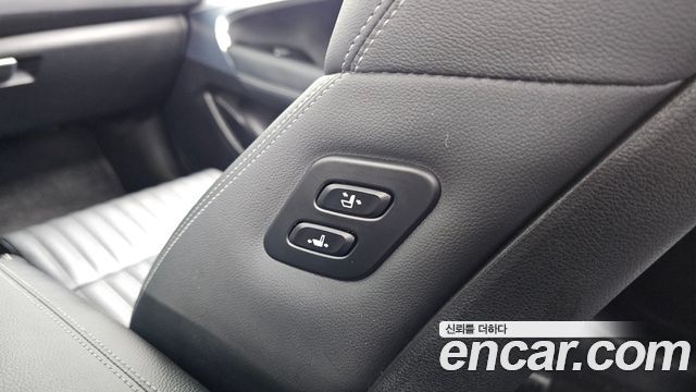 Genesis G70 Gasoline 2.0T 4WD 2022 — фото 42