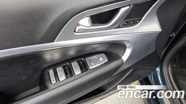 Genesis G70 Gasoline 2.0T 4WD 2022 — фото 43
