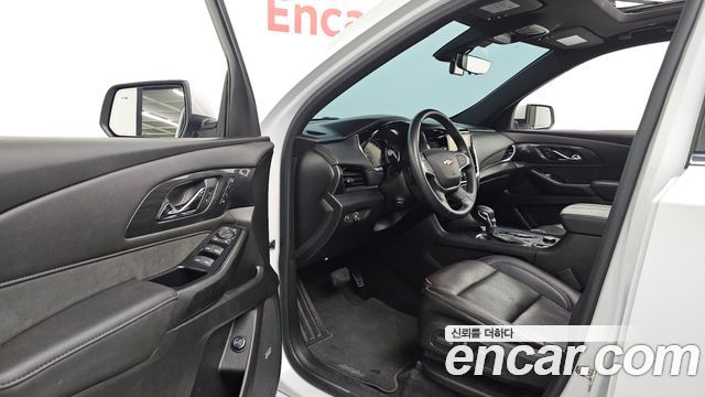 Chevrolet Traverse 3.6 AWD Hi Country 2023 — фото 10