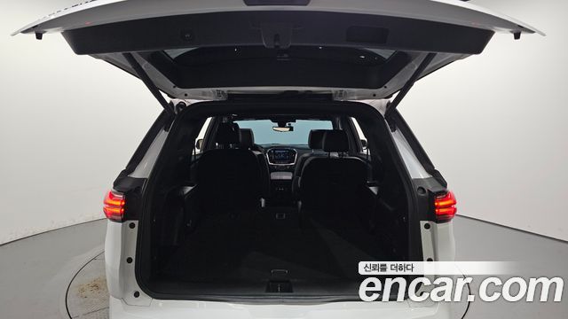 Chevrolet Traverse 3.6 AWD Hi Country 2023 — фото 20