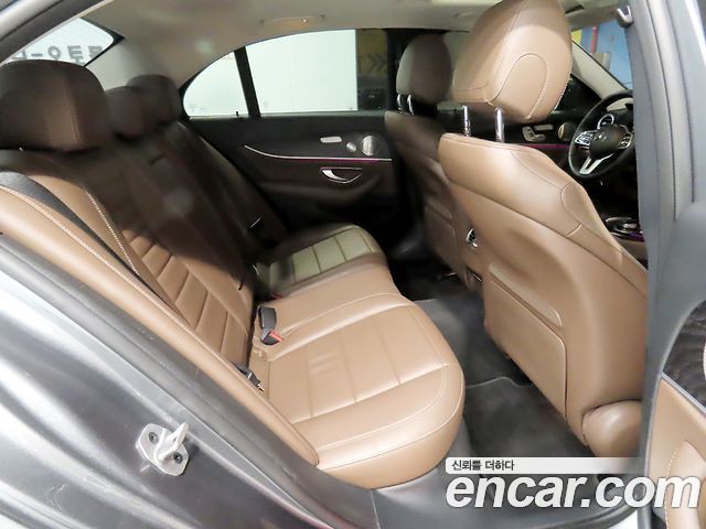 Mercedes-Benz E-Class (W213) E300 4MATIC Avnatgarde 2019 — фото 17