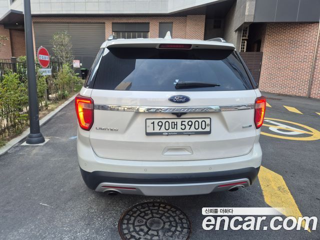 Ford Explorer 2.3 Limited 4WD 5th 2017 — фото 2