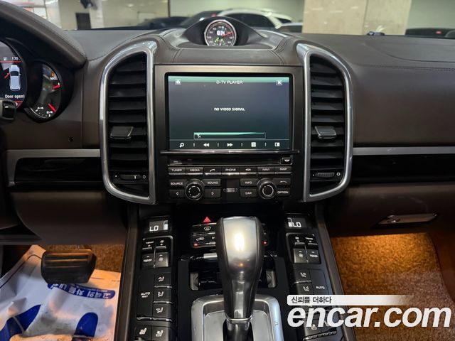 Porsche Cayenne 3.0 Diesel Platium Edition 958 2014 — фото 15