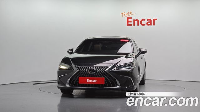 Lexus ES300h (VII) Executive 2025 — фото 3