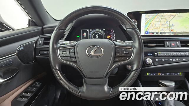 Lexus ES300h (VII) Executive 2025 — фото 13