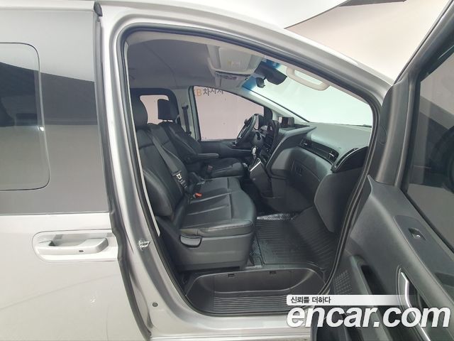 Hyundai Staria L3.5 Tourer 11-Seater Modern 2024 — фото 3