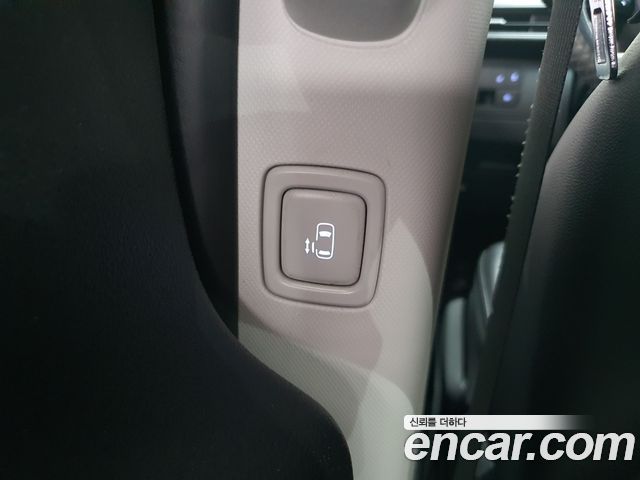 Hyundai Staria L3.5 Tourer 11-Seater Modern 2024 — фото 10