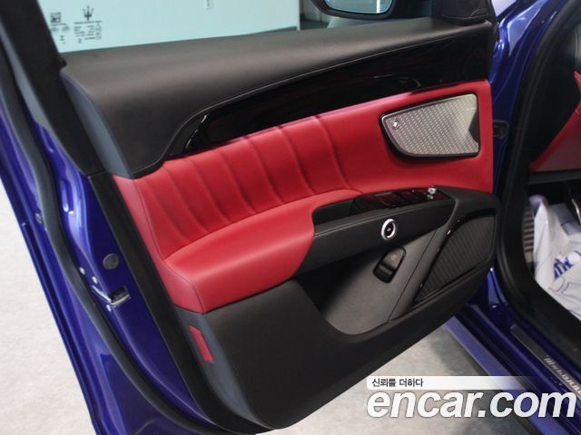 Maserati Grecale 2.0 AWD Modena 2024 — фото 16