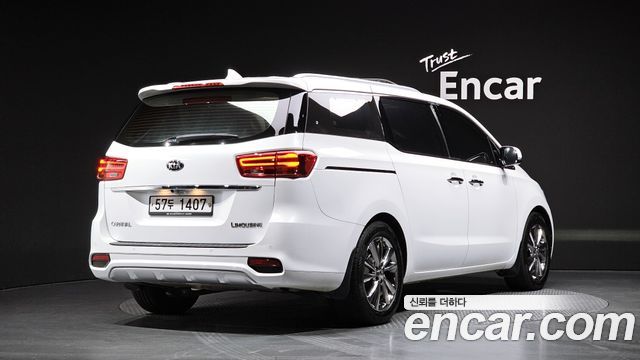 Kia Carnival 7-Seater Limousine President 2019 — фото 2