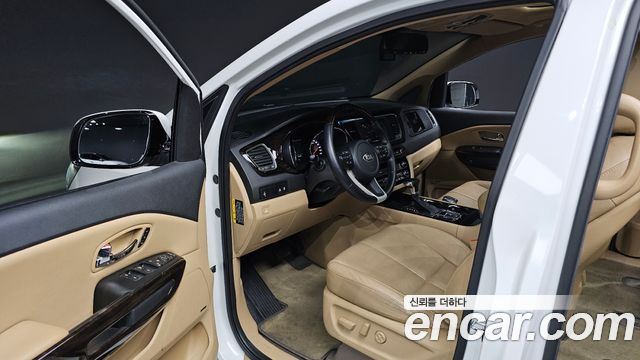 Kia Carnival 7-Seater Limousine President 2019 — фото 10
