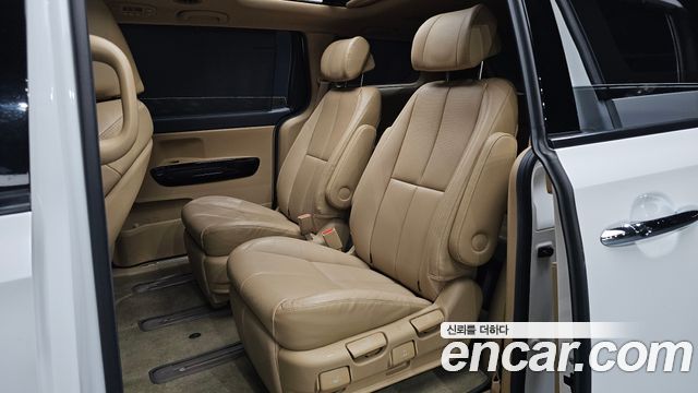 Kia Carnival 7-Seater Limousine President 2019 — фото 26