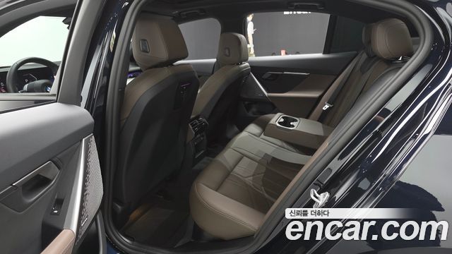 BMW 5 Series (G60) 523d xDrive M Sport 2025 — фото 11