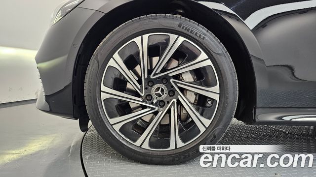 Mercedes-Benz E-Class (W214) E300 4MATIC Exclusive 2025 — фото 5
