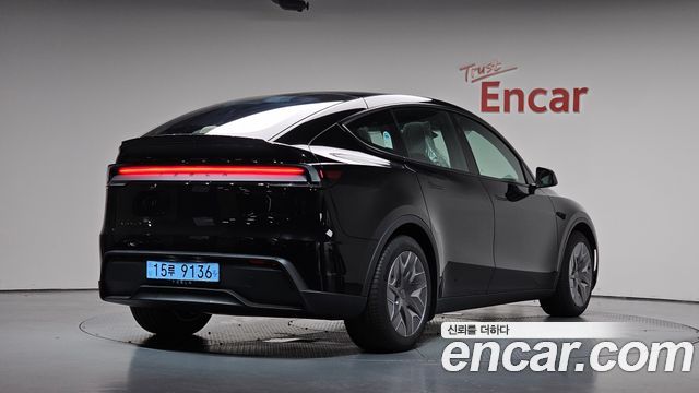 Tesla Model Y L Long Range AWD 2026 — фото 2