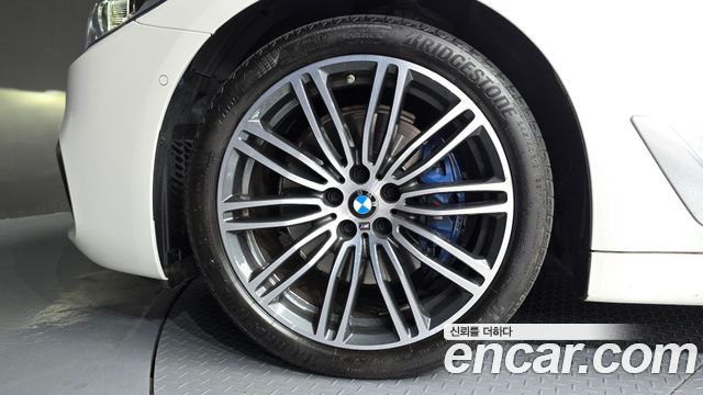 BMW 5 Series (G30) 530i xDrive M Sport Package Plus 2020 — фото 5