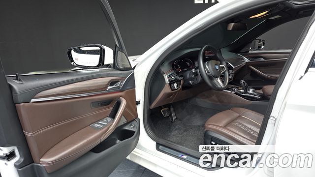 BMW 5 Series (G30) 530i xDrive M Sport Package Plus 2020 — фото 10