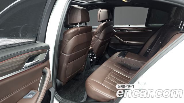 BMW 5 Series (G30) 530i xDrive M Sport Package Plus 2020 — фото 11