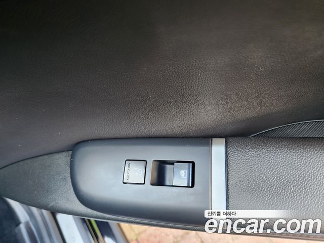 Hyundai Grandeur (GN7) 2,5 Gasoline 2WD Exclusive 2023 — фото 15