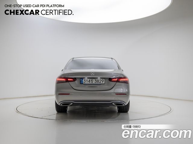 Mercedes-Benz E-Class (W213) E300e 4MATIC Exclusive 2022 — фото 3