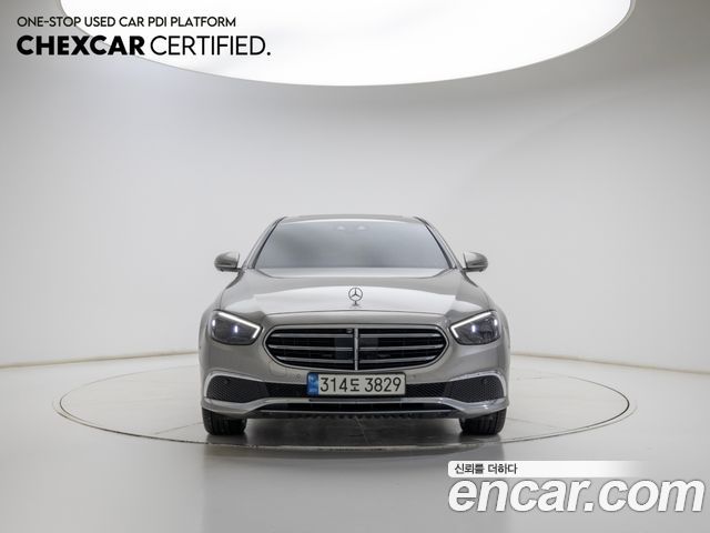 Mercedes-Benz E-Class (W213) E300e 4MATIC Exclusive 2022 — фото 4