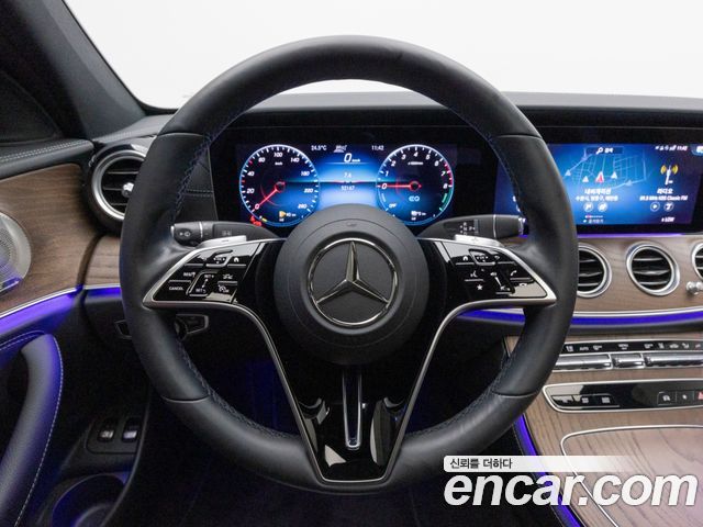 Mercedes-Benz E-Class (W213) E300e 4MATIC Exclusive 2022 — фото 10