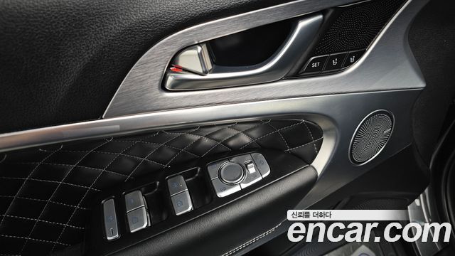 Genesis G70 3.3T Sport AWD Prestige 2019 — фото 22