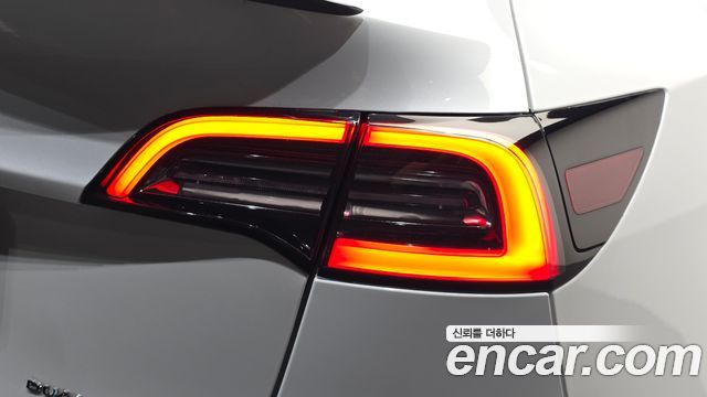 Tesla Model Y Long Range AWD 2022 — фото 29