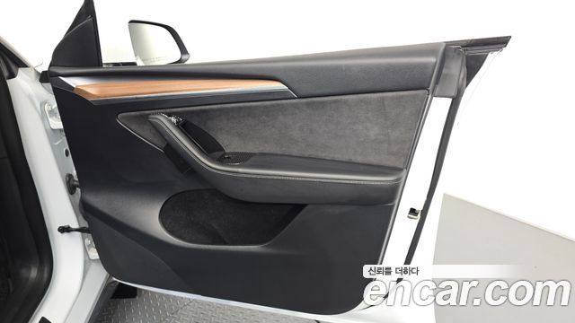 Tesla Model Y Long Range AWD 2022 — фото 30