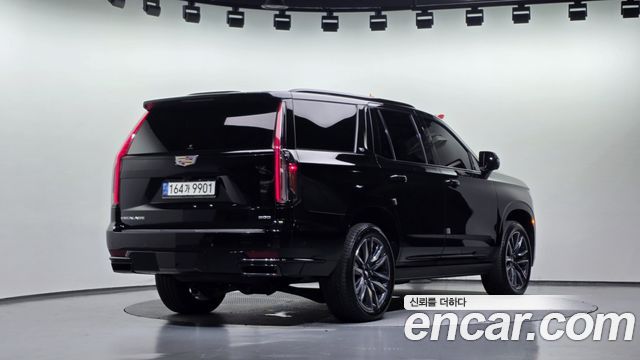 Cadillac Escalade (V) 6.2 Sports Platinum 2022 — фото 2