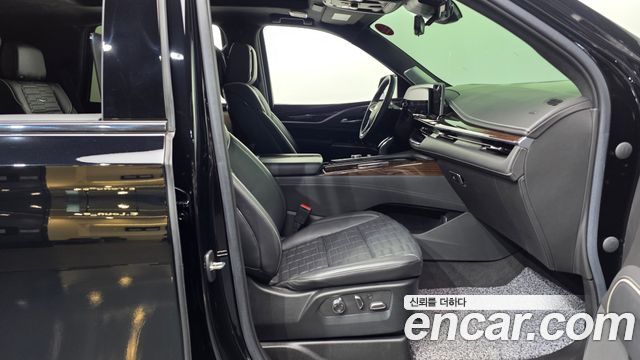 Cadillac Escalade (V) 6.2 Sports Platinum 2022 — фото 11