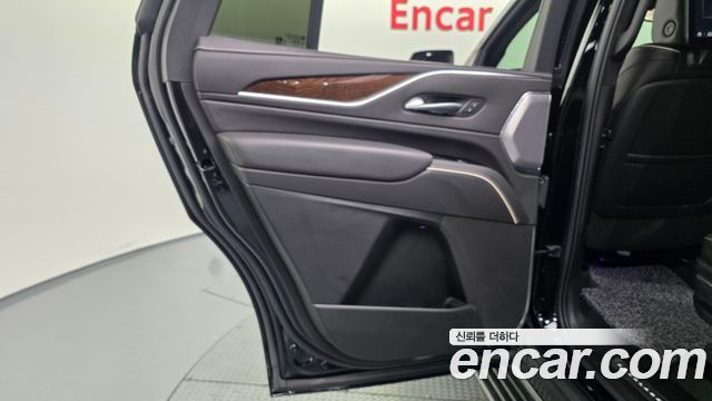 Cadillac Escalade (V) 6.2 Sports Platinum 2022 — фото 25