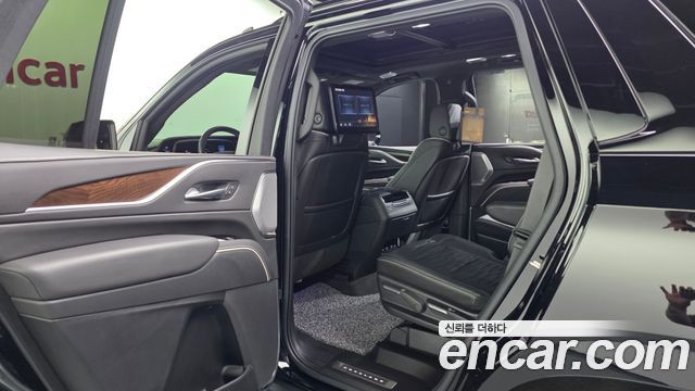 Cadillac Escalade (V) 6.2 Sports Platinum 2022 — фото 26