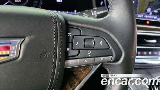 Cadillac Escalade (V) 6.2 Sports Platinum 2022 — фото 33