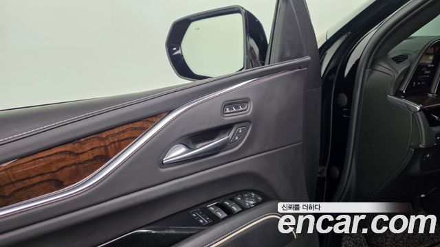 Cadillac Escalade (V) 6.2 Sports Platinum 2022 — фото 36