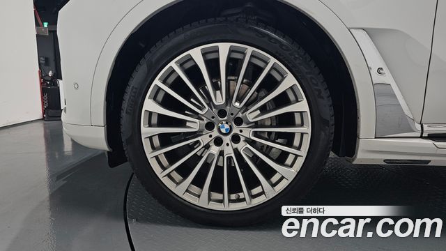 BMW X7 (G07) xDrive 40i Design Pure Excellence 7-Seater 2021 — фото 5