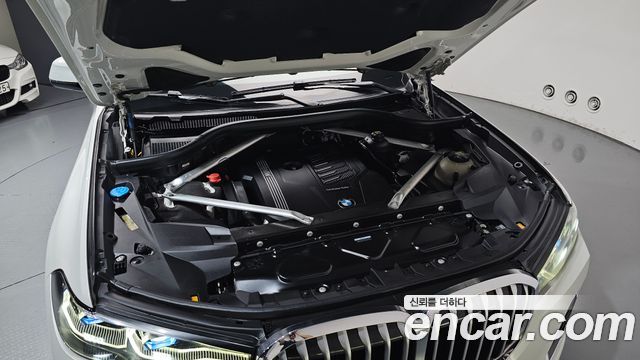 BMW X7 (G07) xDrive 40i Design Pure Excellence 7-Seater 2021 — фото 6