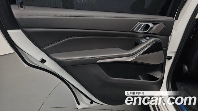 BMW X7 (G07) xDrive 40i Design Pure Excellence 7-Seater 2021 — фото 25