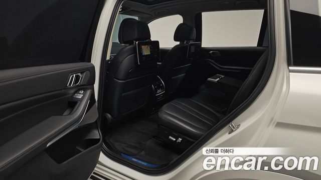BMW X7 (G07) xDrive 40i Design Pure Excellence 7-Seater 2021 — фото 26